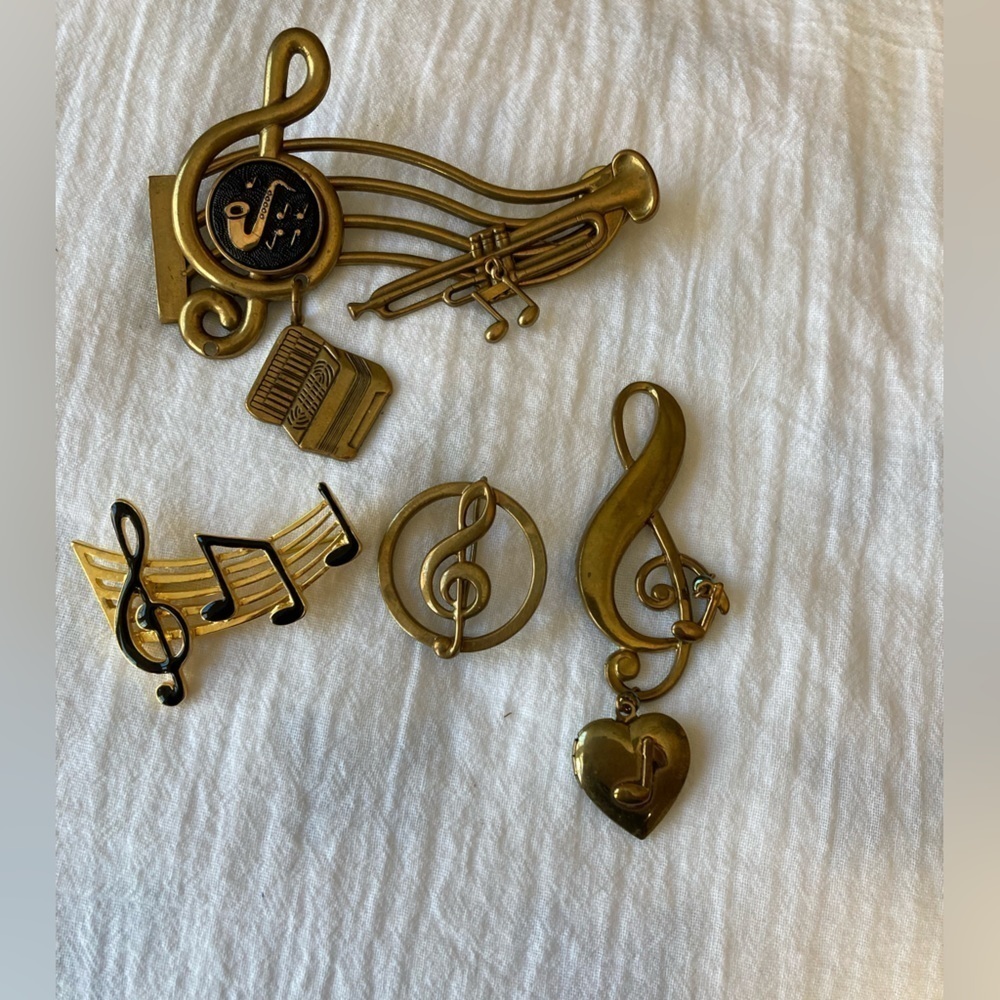 Bundle of‎ 4 Music Themed Vintage Brooches Pins Trumpet Music Notes Heart